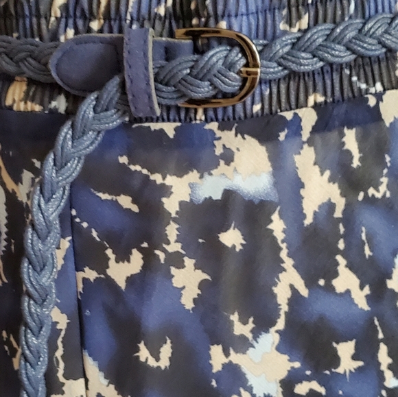 FIT & FLARE DARK BLUE ABSTRACT DESIGN MIDI SKIRT - Picture 4 of 5